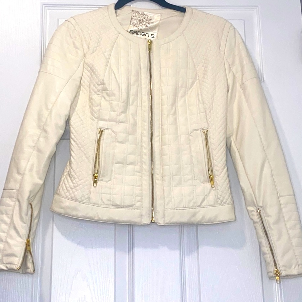 Size XS. Arden B structured Bone jacket. Ultra trendy with gold detail.
